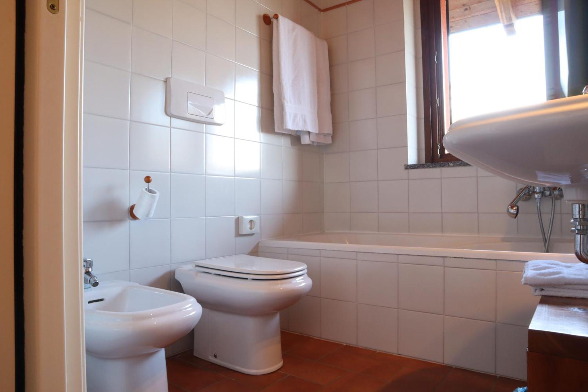 Relais Ca Nova Guest House Bogogno Buitenkant foto